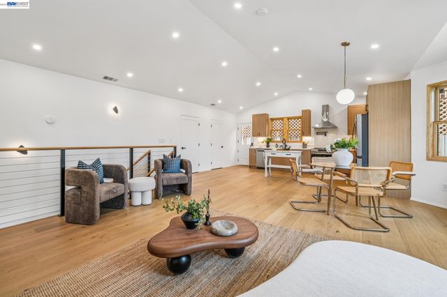 546 Weldon Ave, Oakland, CA 94610
