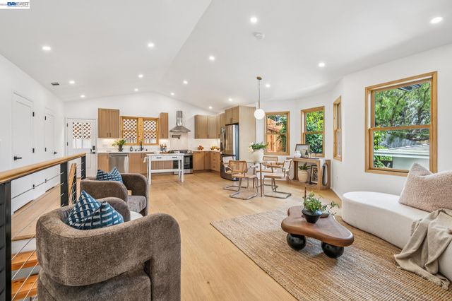 546 Weldon Ave, Oakland, CA 94610