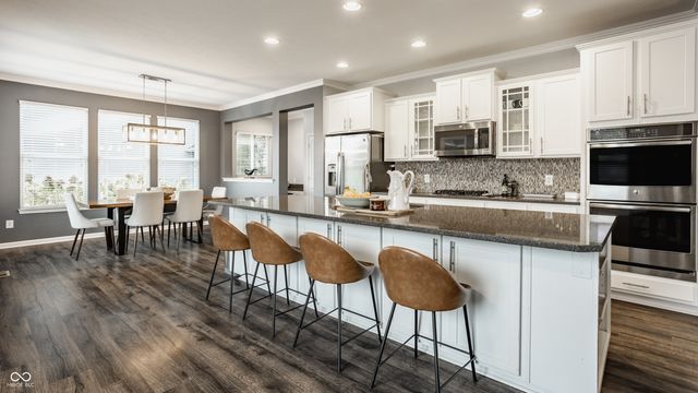 7735 Tanager Court, Zionsville, IN 46077