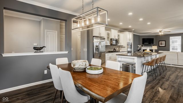 7735 Tanager Court, Zionsville, IN 46077