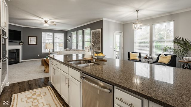 7735 Tanager Court, Zionsville, IN 46077