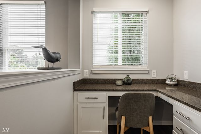 7735 Tanager Court, Zionsville, IN 46077