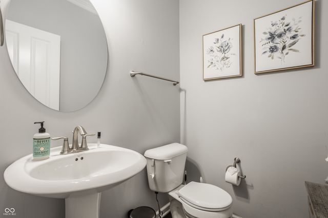 7735 Tanager Court, Zionsville, IN 46077