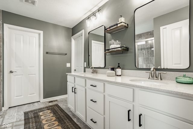 7735 Tanager Court, Zionsville, IN 46077