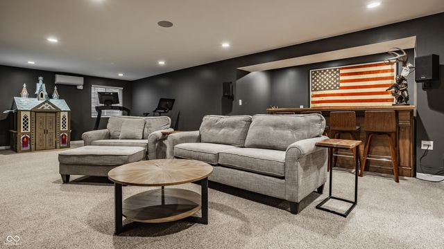 7735 Tanager Court, Zionsville, IN 46077