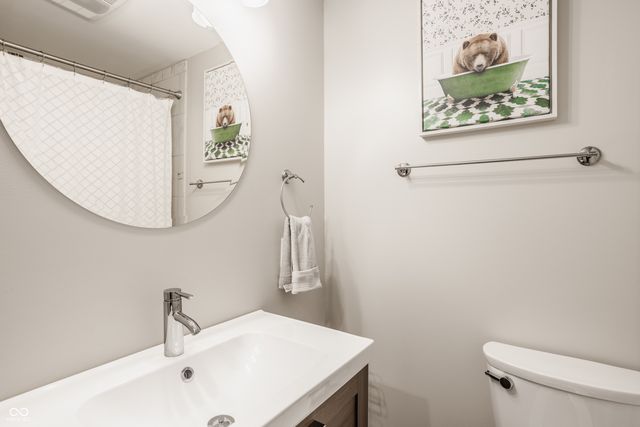 7735 Tanager Court, Zionsville, IN 46077