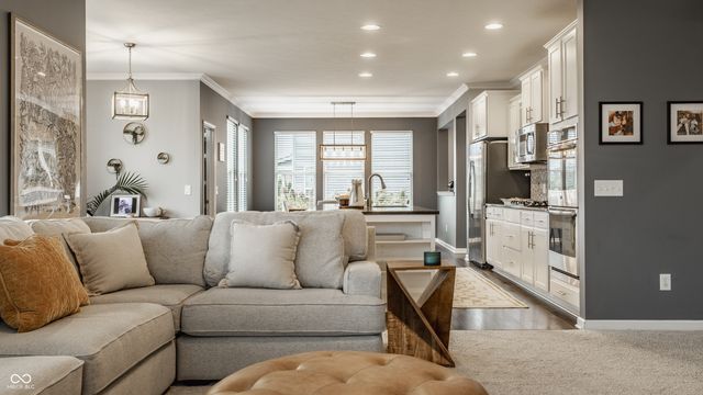 7735 Tanager Court, Zionsville, IN 46077