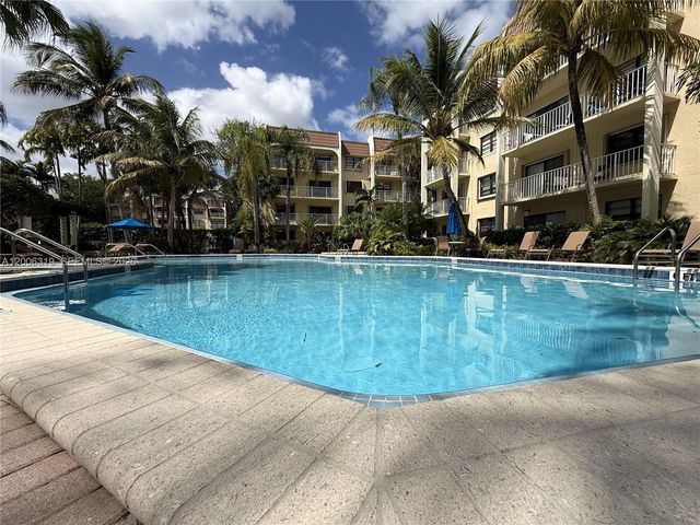 9301 SW 92nd Ave A213, Miami, FL 33176