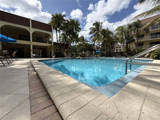 9301 SW 92nd Ave A213, Miami, FL 33176