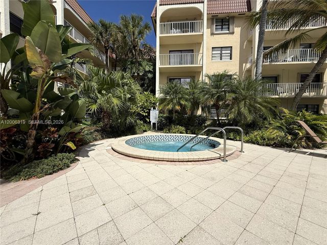 9301 SW 92nd Ave A213, Miami, FL 33176