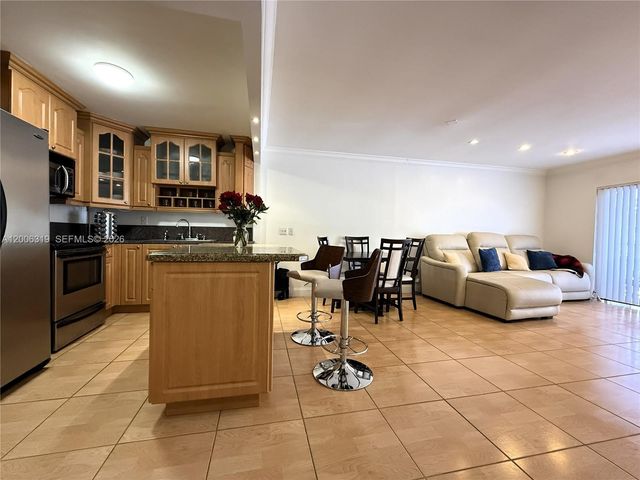 9301 SW 92nd Ave A213, Miami, FL 33176