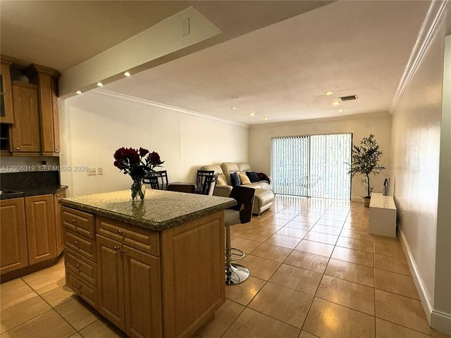 9301 SW 92nd Ave A213, Miami, FL 33176