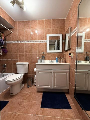 9301 SW 92nd Ave A213, Miami, FL 33176