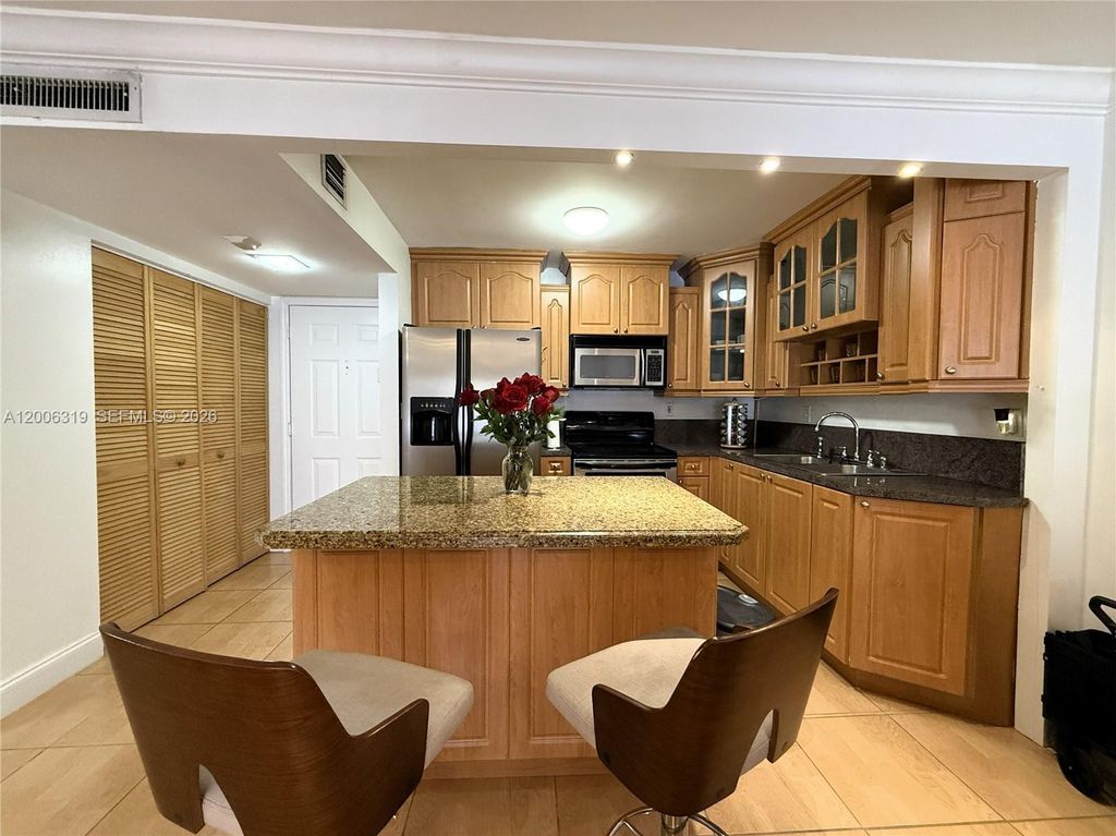 9301 SW 92nd Ave A213, Miami, FL 33176