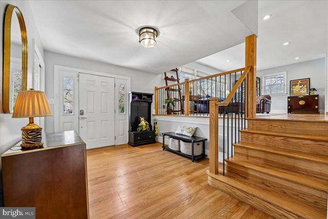 8101 WHITTIER BLVD, Bethesda, MD 20817