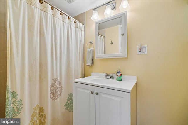 8101 WHITTIER BLVD, Bethesda, MD 20817