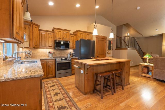 1573 E Chanticleer Ct, Hayden, ID 83835