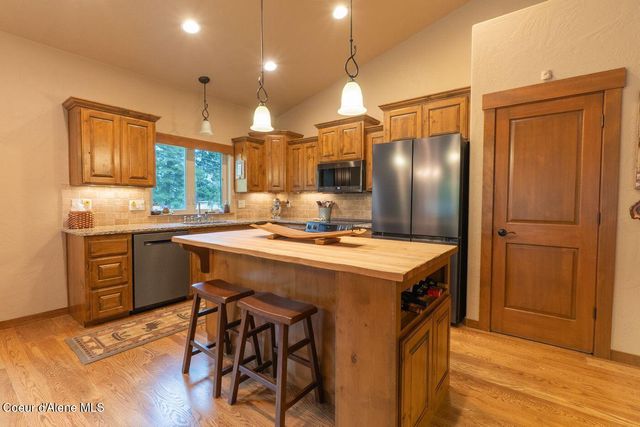 1573 E Chanticleer Ct, Hayden, ID 83835