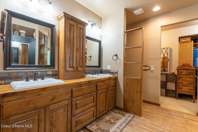 1573 E Chanticleer Ct, Hayden, ID 83835