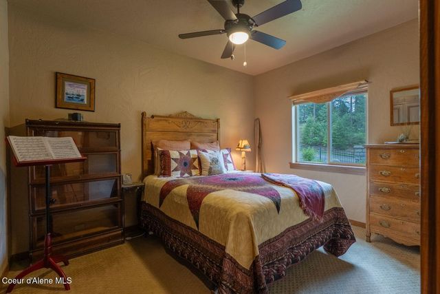 1573 E Chanticleer Ct, Hayden, ID 83835