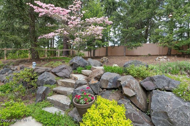 1573 E Chanticleer Ct, Hayden, ID 83835