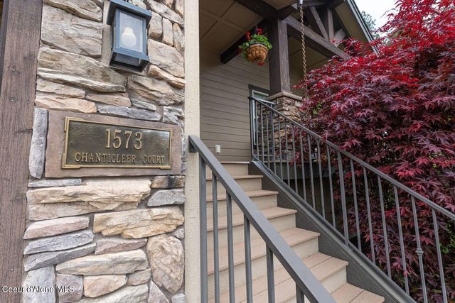 1573 E Chanticleer Ct, Hayden, ID 83835
