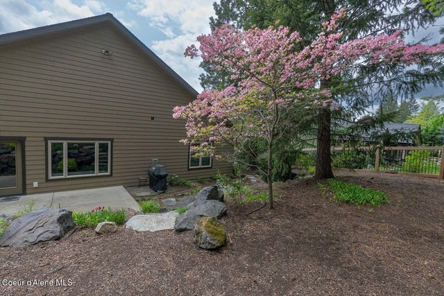 1573 E Chanticleer Ct, Hayden, ID 83835
