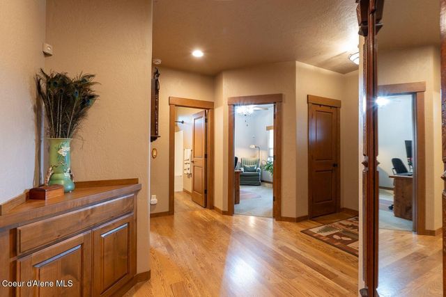 1573 E Chanticleer Ct, Hayden, ID 83835