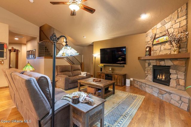 1573 E Chanticleer Ct, Hayden, ID 83835