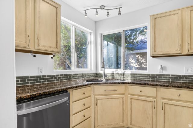 11880 S LANDOU DR, Draper, UT 84020