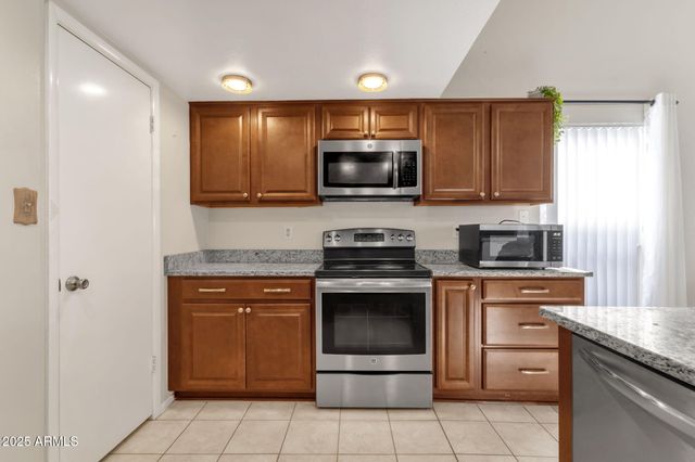 3833 W IVANHOE Street, Chandler, AZ 85226