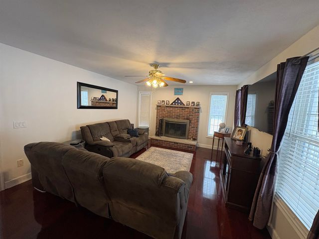 82 Hansonville Road, Rochester, NH 03839