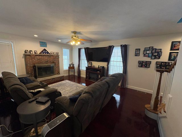 82 Hansonville Road, Rochester, NH 03839