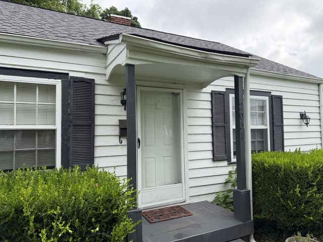 2031 Benjamin St, Nashville, TN 37206