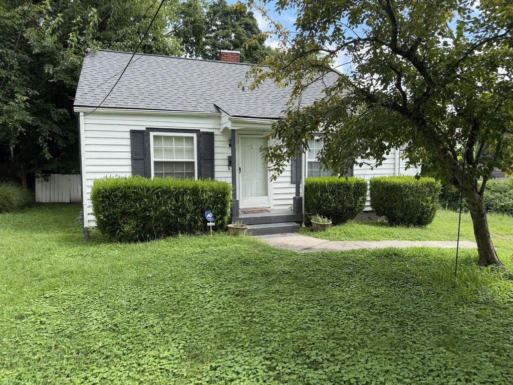 2031 Benjamin St, Nashville, TN 37206