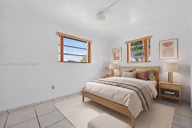 20 E 52nd Pl, Hialeah, FL 33013