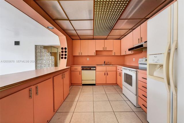 20 E 52nd Pl, Hialeah, FL 33013