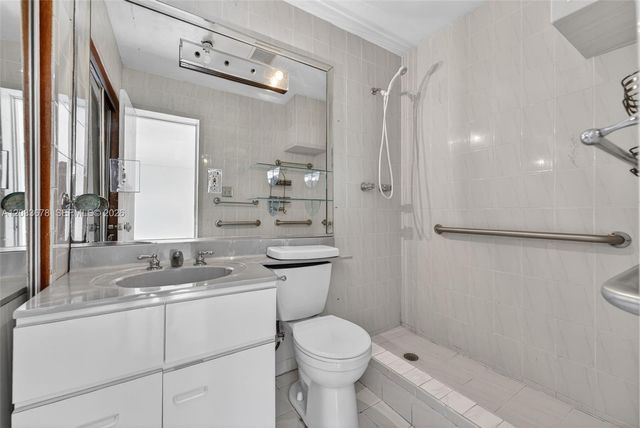 20 E 52nd Pl, Hialeah, FL 33013