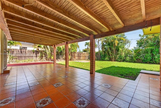 20 E 52nd Pl, Hialeah, FL 33013