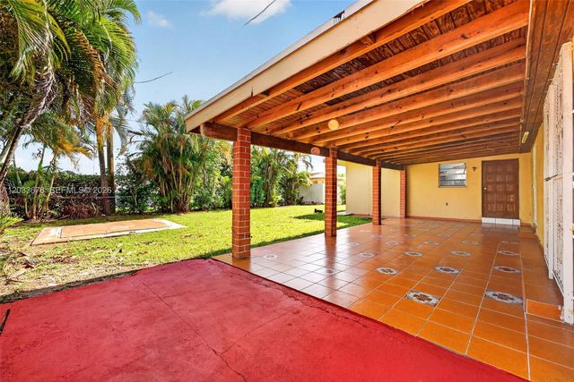 20 E 52nd Pl, Hialeah, FL 33013