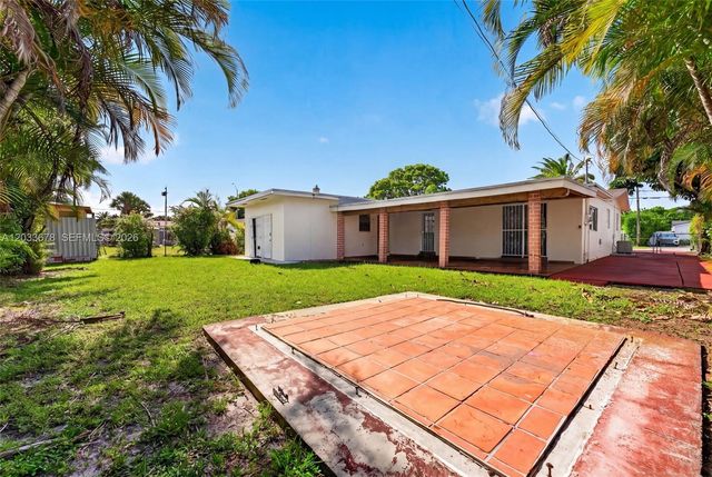 20 E 52nd Pl, Hialeah, FL 33013