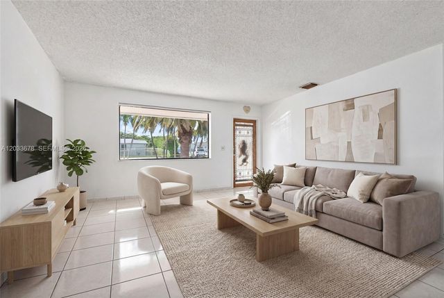 20 E 52nd Pl, Hialeah, FL 33013