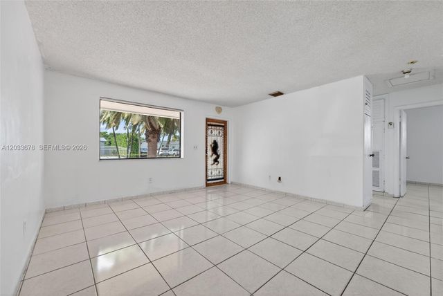 20 E 52nd Pl, Hialeah, FL 33013