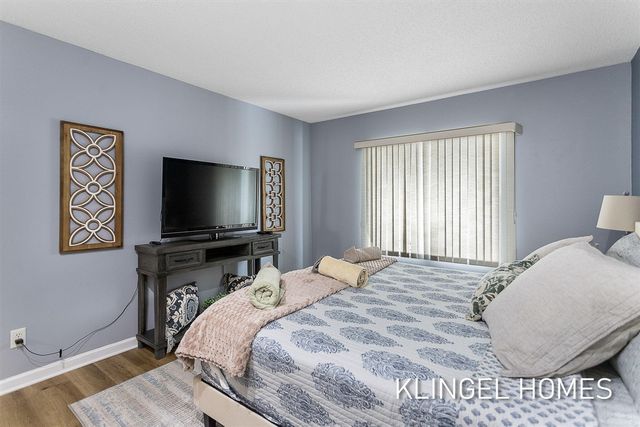 110 Millpoint Drive 10, Spring Lake, MI 49456