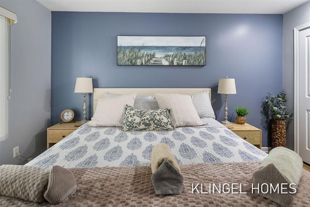 110 Millpoint Drive 10, Spring Lake, MI 49456