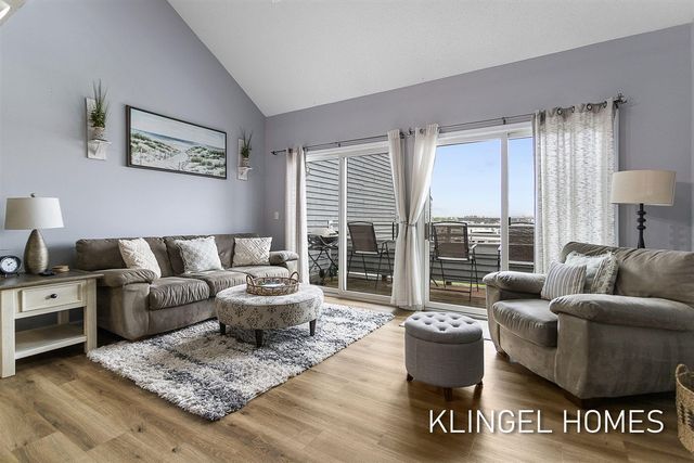 110 Millpoint Drive 10, Spring Lake, MI 49456