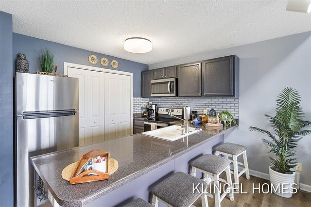 110 Millpoint Drive 10, Spring Lake, MI 49456