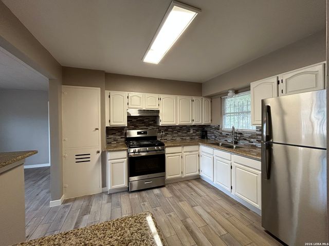 1854 KENDALIA AVE, San Antonio, TX 78224