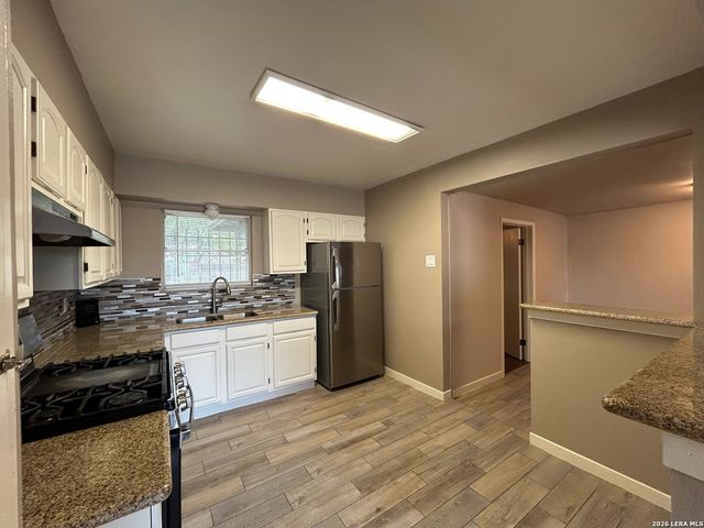 1854 KENDALIA AVE, San Antonio, TX 78224