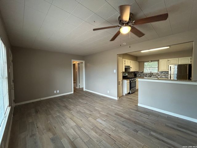 1854 KENDALIA AVE, San Antonio, TX 78224